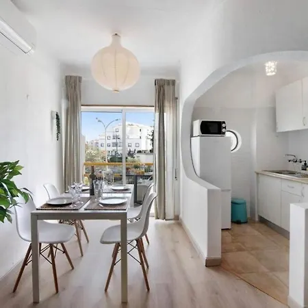 Em - Com Piscina Apartment