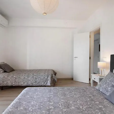 Em - Com Piscina Apartment *