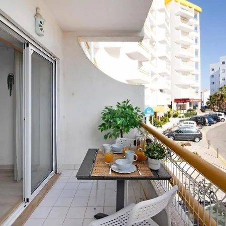 Em - Com Piscina Apartment