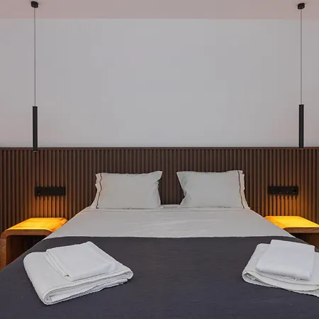 Em - Com Piscina Appartement *