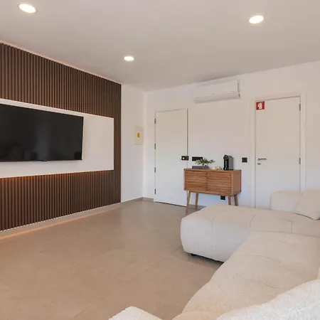 Apartmán Em - Com Piscina *