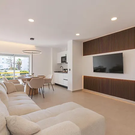 Em - Com Piscina Apartman